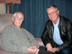 Mackie at 100, with Professor Rick Sibson (Otago), 2010 Wollaston Medallist.